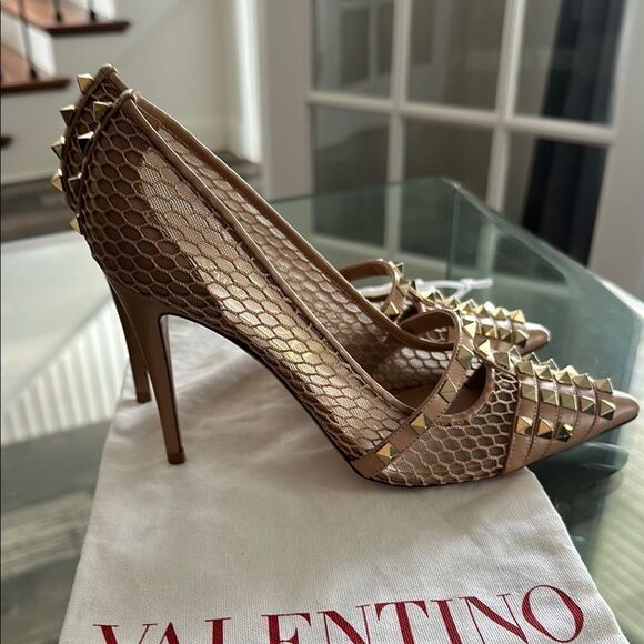 Valentino Garavani Women's Tan Studded Heels - Picture 4 of 11